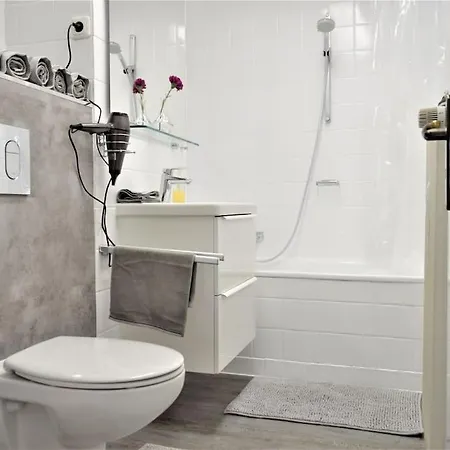 Ruettenscheid/ Grosse Apartment Essen